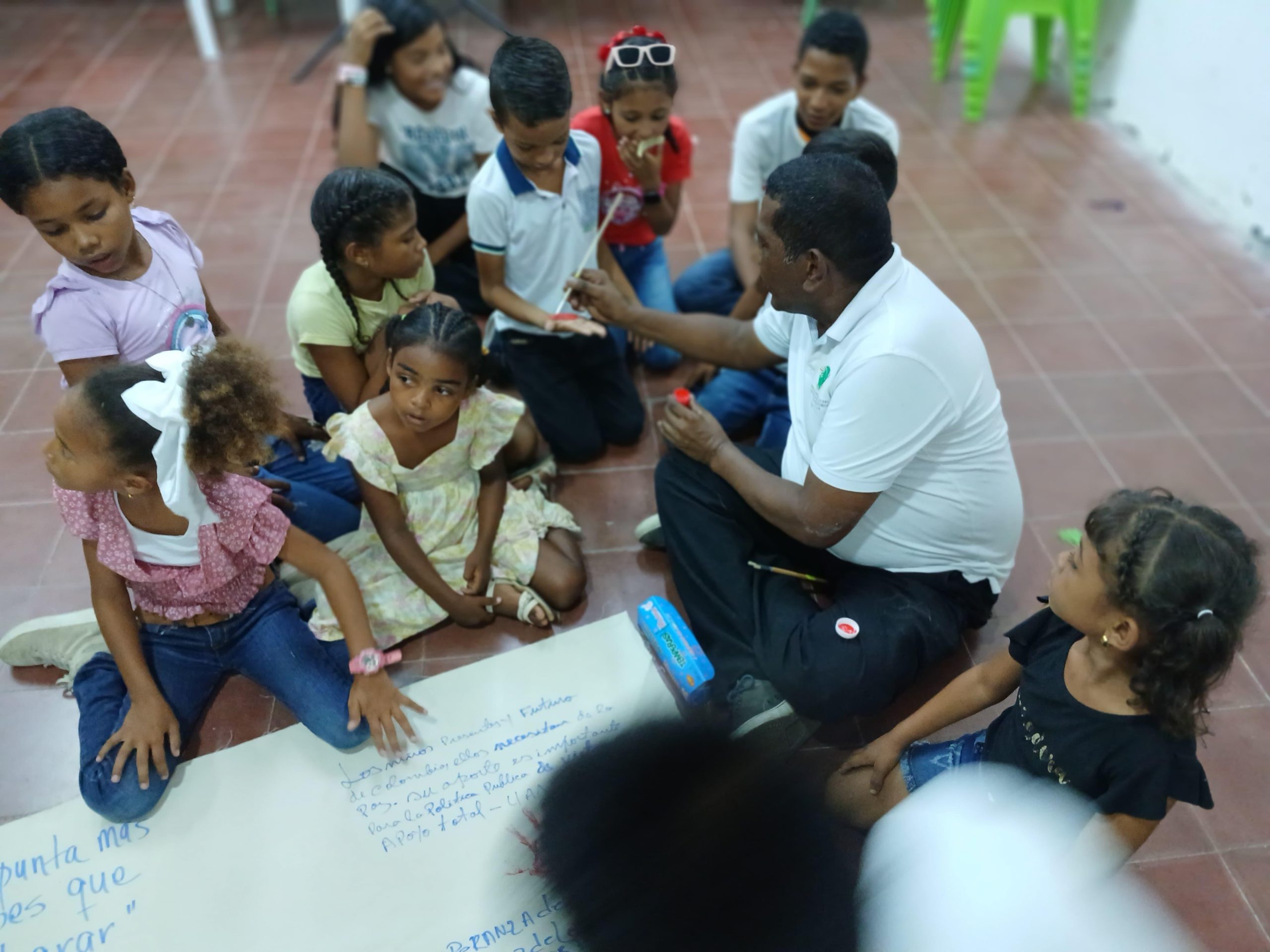 Redes sociales: El nuevo frente del reclutamiento en Colombia